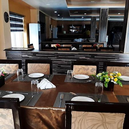 Aries Suites Lagos Bagian luar foto