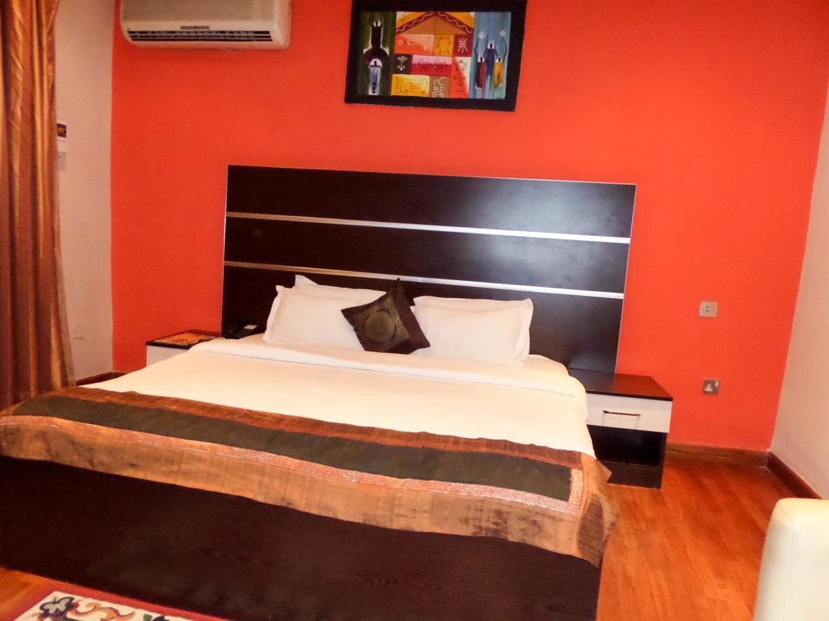 Aries Suites Lagos Bagian luar foto