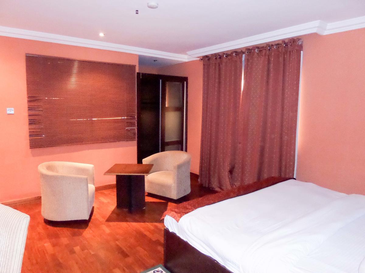 Aries Suites Lagos Bagian luar foto