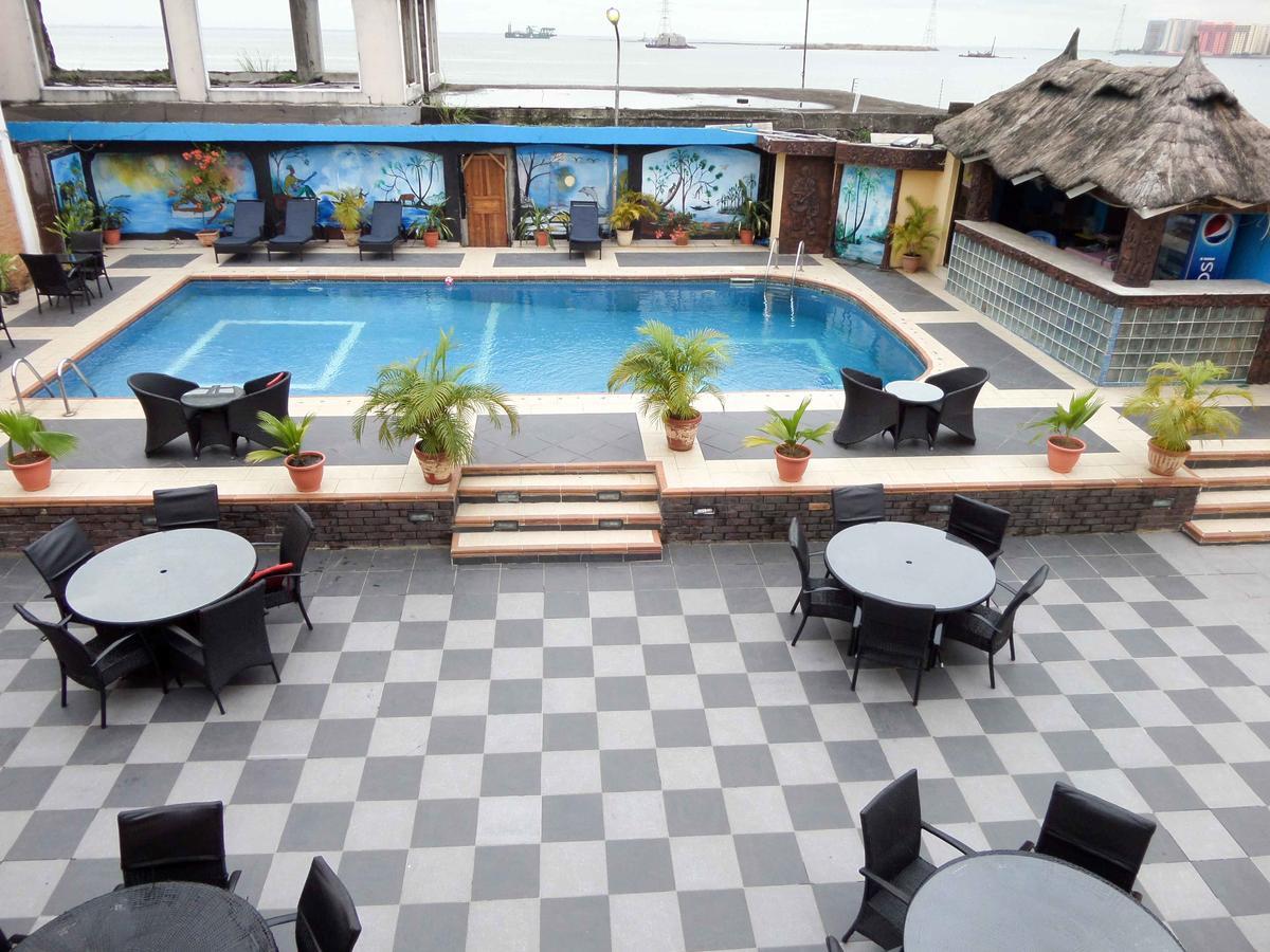 Aries Suites Lagos Bagian luar foto