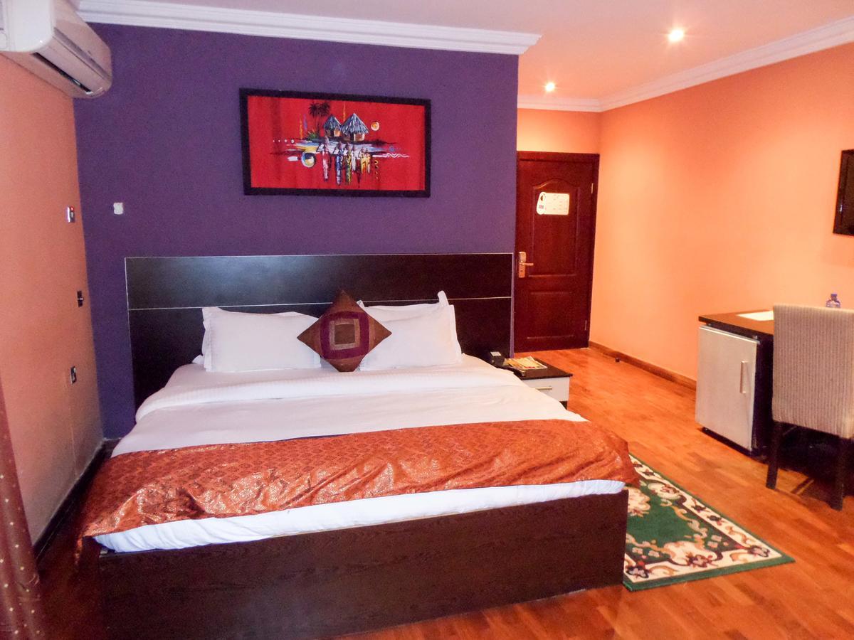 Aries Suites Lagos Bagian luar foto