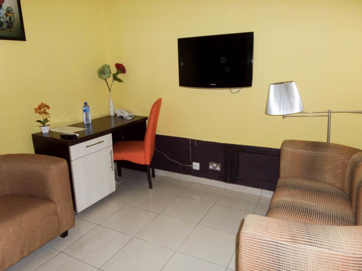 Aries Suites Lagos Bagian luar foto